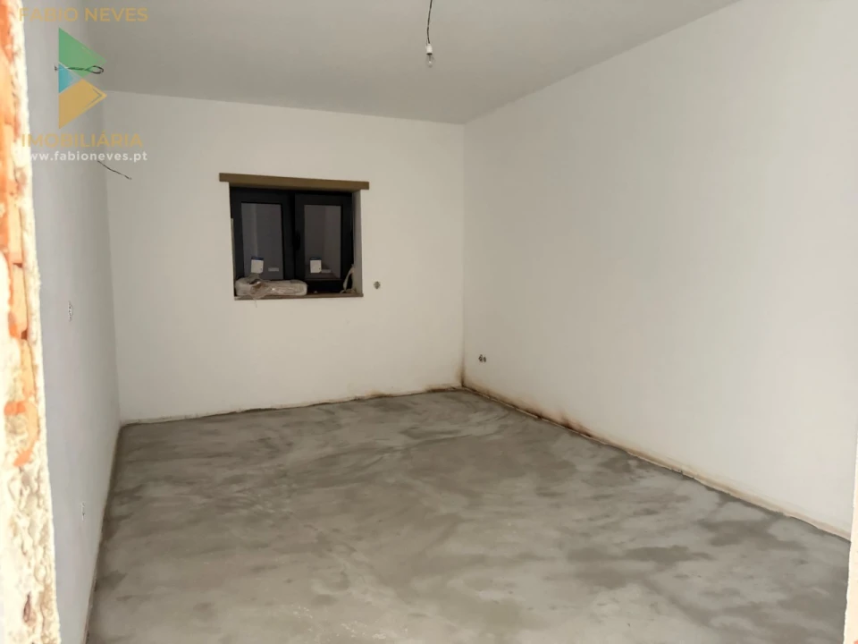 Moradia T4 para Venda em Britelo Foto 17
