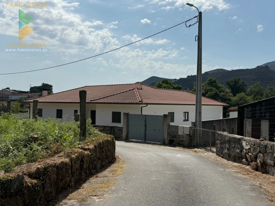 Moradia T4 para Venda em Britelo Foto 22