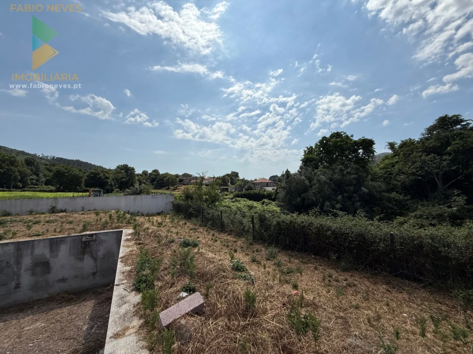 Moradia T4 para Venda em Britelo Foto 24