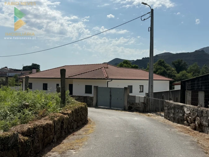 Moradia T4 para Venda em Britelo Foto 22