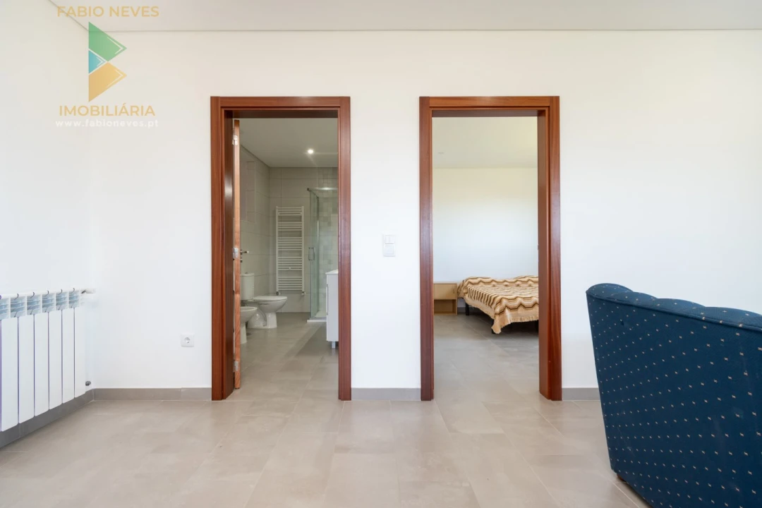 Moradia T10 para Venda em Longroiva Foto 17