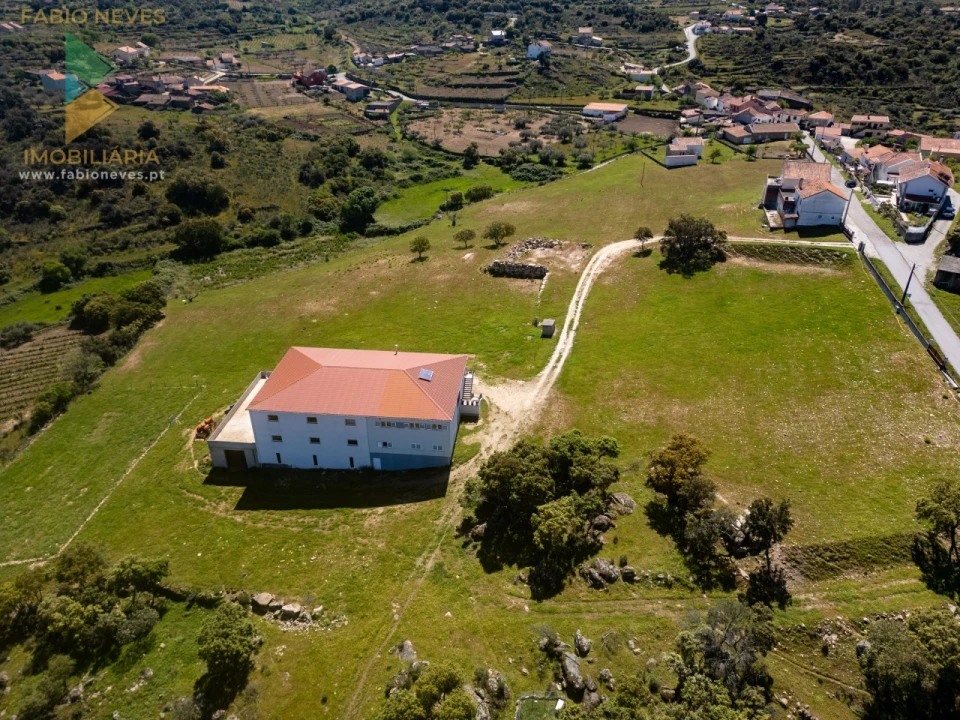 Moradia T10 para Venda em Longroiva Foto 2