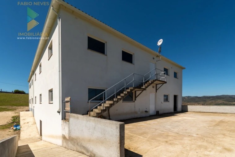 Moradia T10 para Venda em Longroiva Foto 9