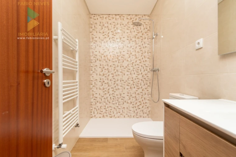 Moradia T10 para Venda em Longroiva Foto 31