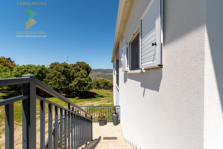 Moradia T10 para Venda em Longroiva Foto 33
