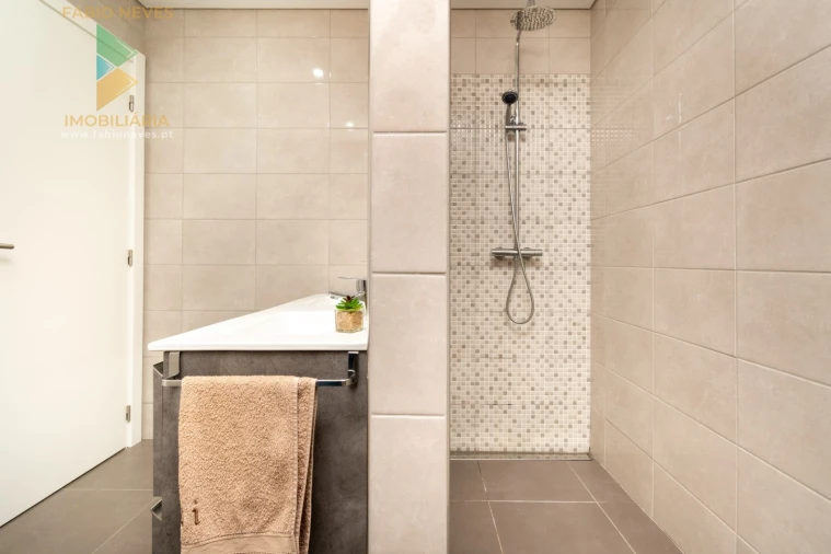 Moradia T10 para Venda em Longroiva Foto 39