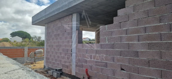 Moradia T3 para Venda em Nadadouro