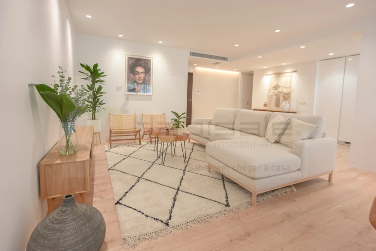 Apartamento T3 para Venda em Pontinha e Famões Foto 13