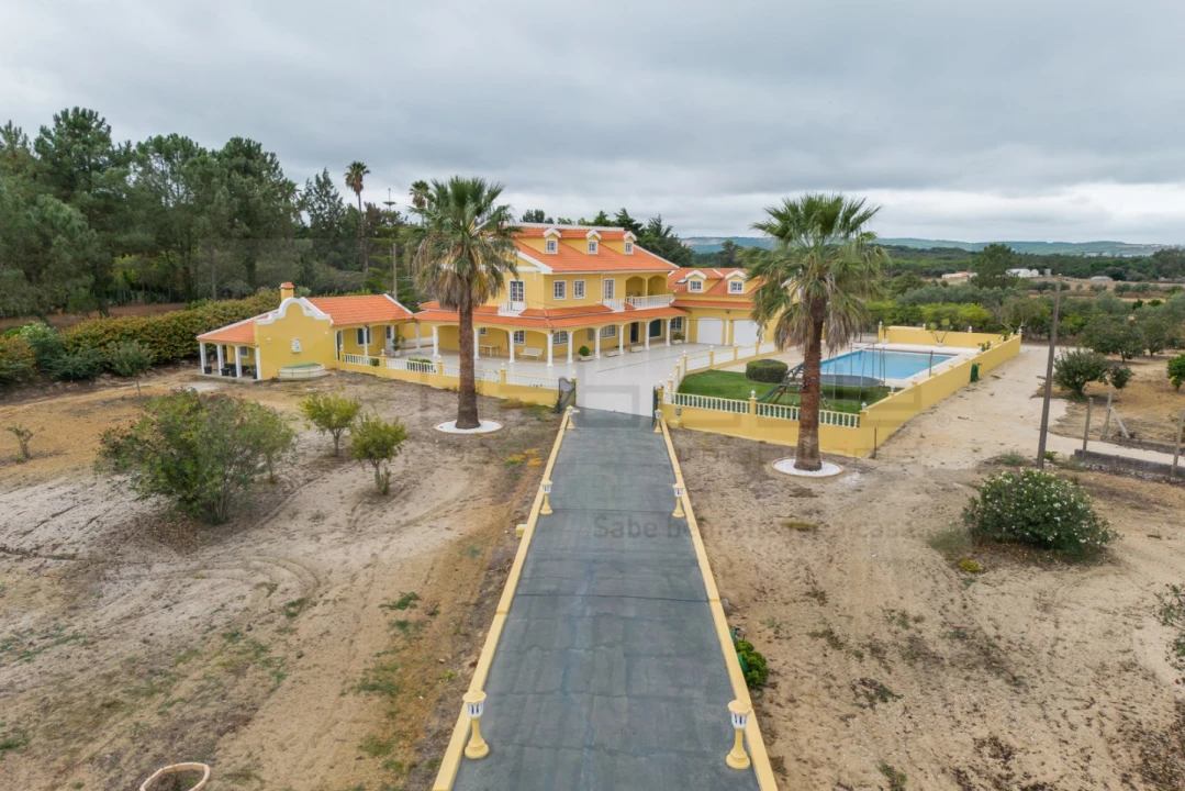 Quinta T5 para Venda em Aveiras de Cima Foto 1