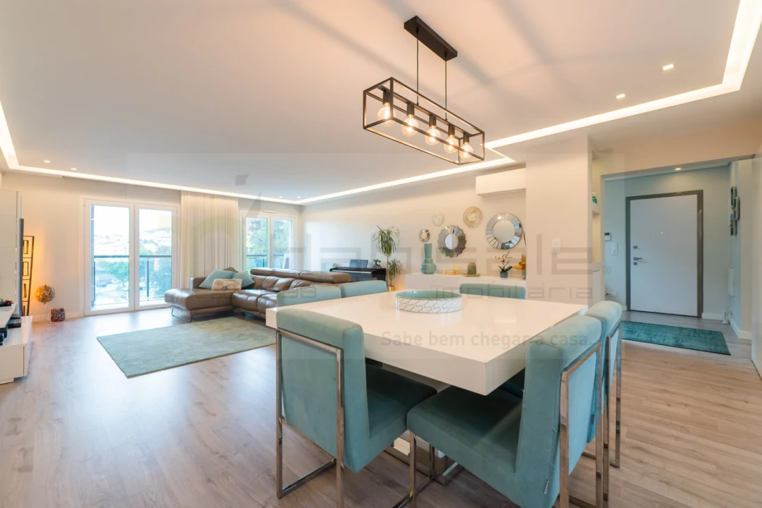 Apartamento T4 para Venda em Pontinha e Famões Foto 4