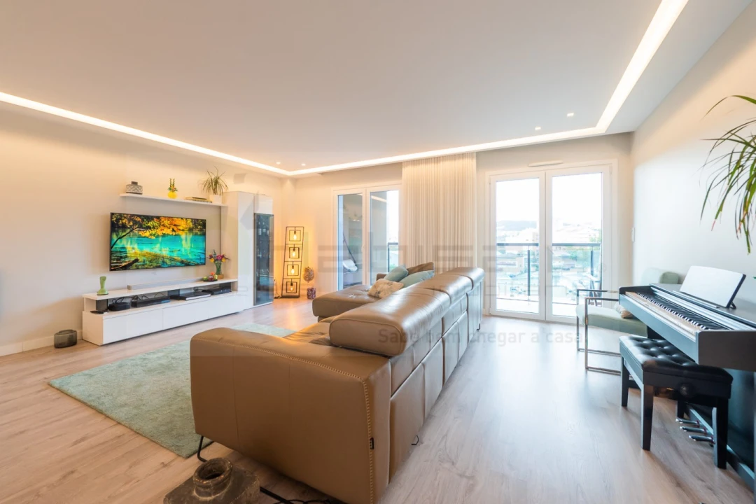 Apartamento T4 para Venda em Pontinha e Famões Foto 6