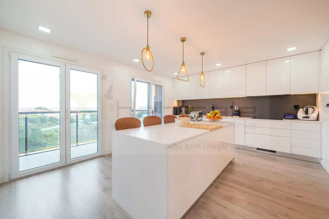 Apartamento T4 para Venda em Pontinha e Famões Foto 12