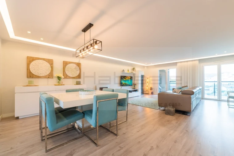 Apartamento T4 para Venda em Pontinha e Famões Foto 3