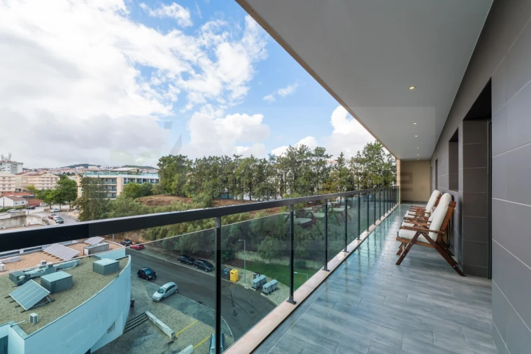 Apartamento T4 para Venda em Pontinha e Famões Foto 8