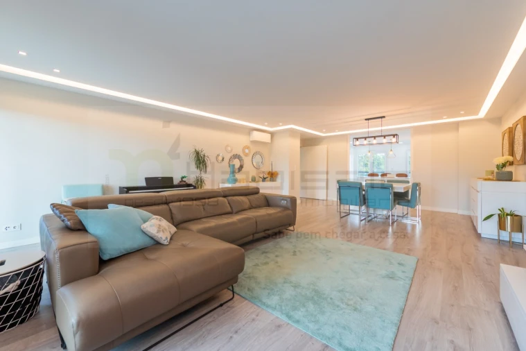 Apartamento T4 para Venda em Pontinha e Famões Foto 10