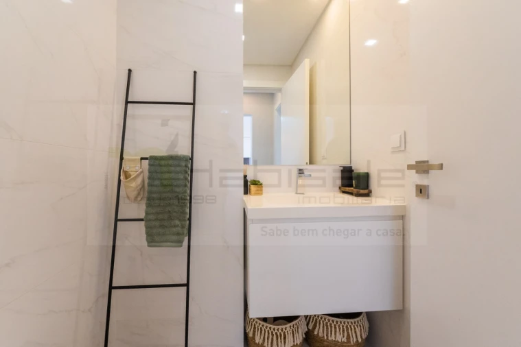 Apartamento T4 para Venda em Pontinha e Famões Foto 20