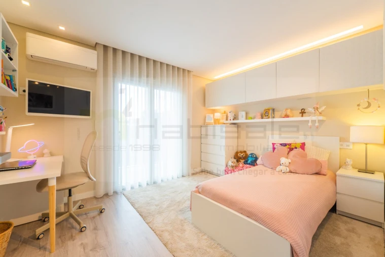 Apartamento T4 para Venda em Pontinha e Famões Foto 25