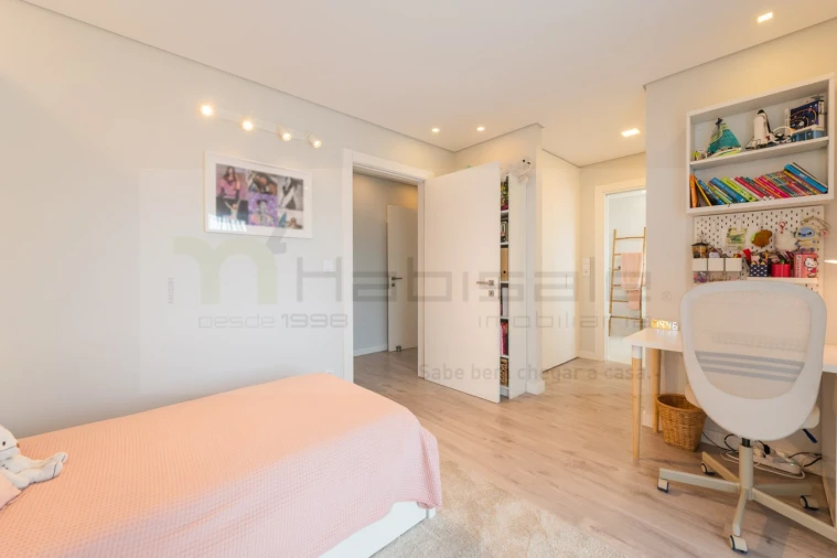 Apartamento T4 para Venda em Pontinha e Famões Foto 26