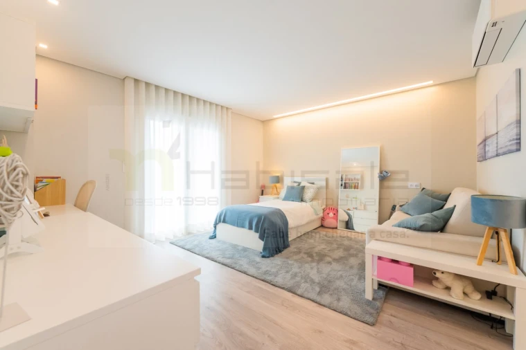 Apartamento T4 para Venda em Pontinha e Famões Foto 32