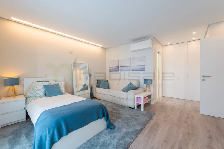 Apartamento T4 para Venda em Pontinha e Famões Foto 34