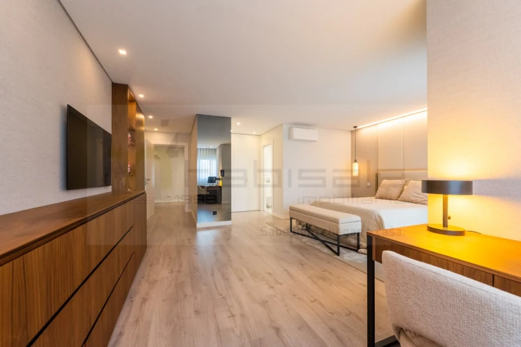 Apartamento T4 para Venda em Pontinha e Famões Foto 40