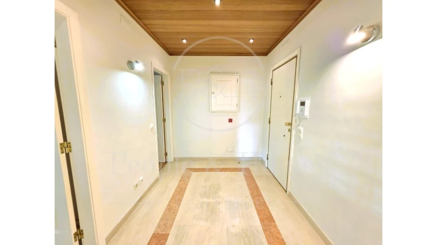 Apartamento T1 para Arrendamento em Carcavelos e Parede Foto 5