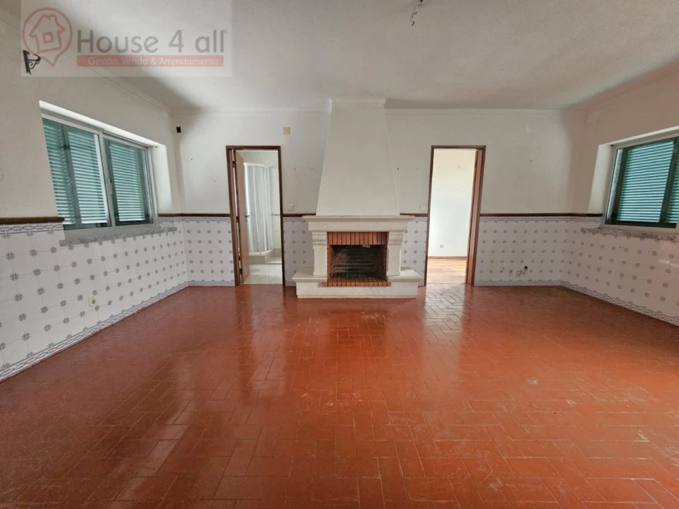 Moradia T3 para Venda em Salir de Matos Foto 6