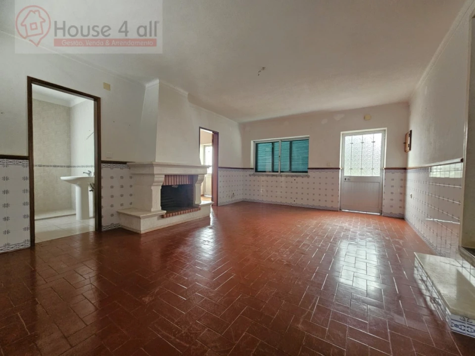 Moradia T3 para Venda em Salir de Matos Foto 7