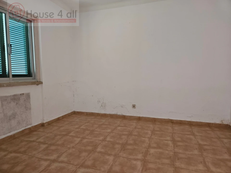 Moradia T3 para Venda em Salir de Matos Foto 10