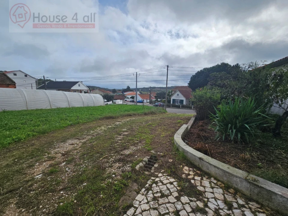 Moradia T3 para Venda em Salir de Matos Foto 27