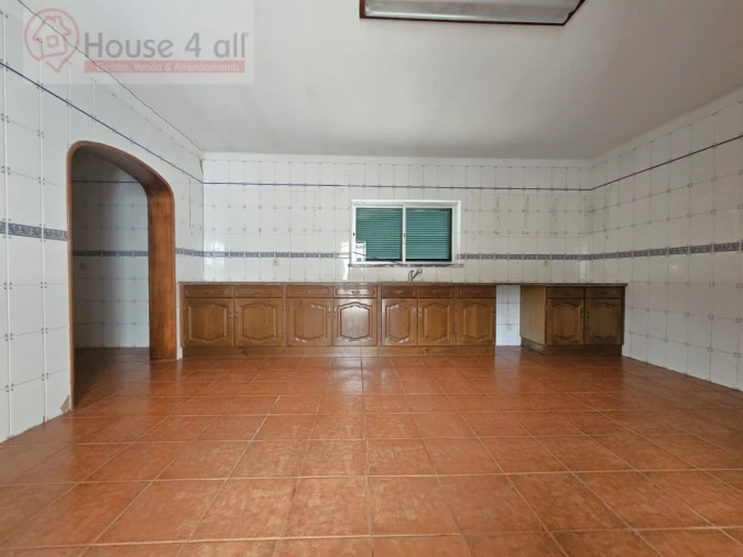 Moradia T3 para Venda em Salir de Matos Foto 2