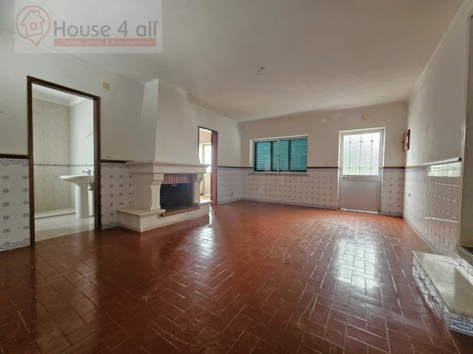 Moradia T3 para Venda em Salir de Matos Foto 7