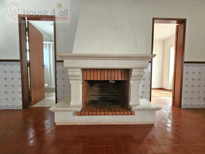 Moradia T3 para Venda em Salir de Matos Foto 8