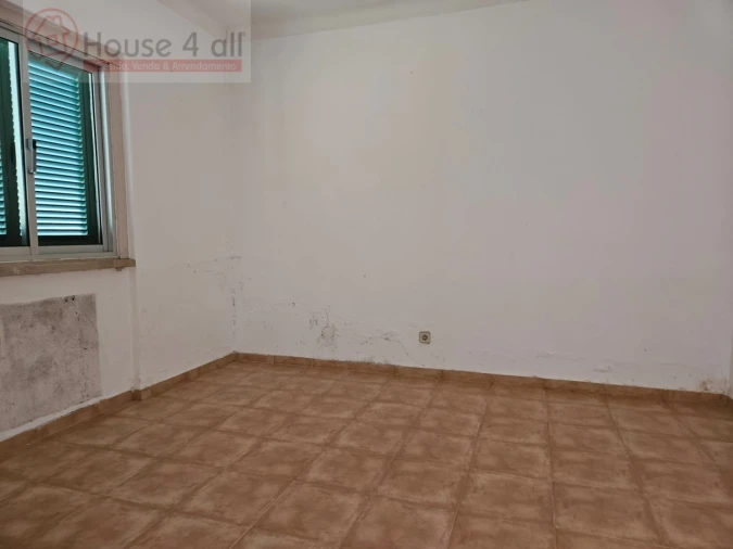 Moradia T3 para Venda em Salir de Matos Foto 10