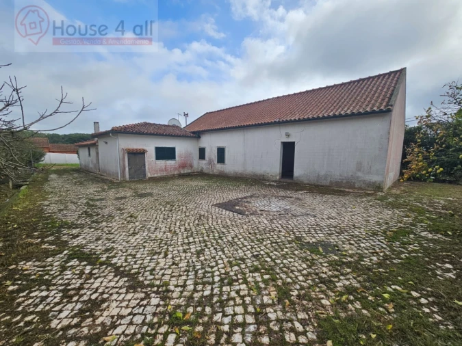 Moradia T3 para Venda em Salir de Matos Foto 30