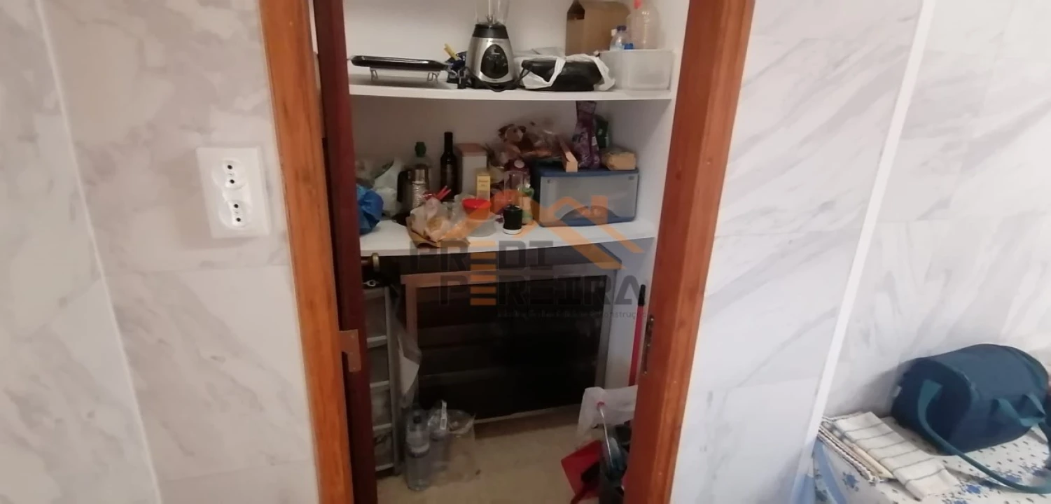 Quarto para Arrendamento em Ramada e Caneças Foto 5