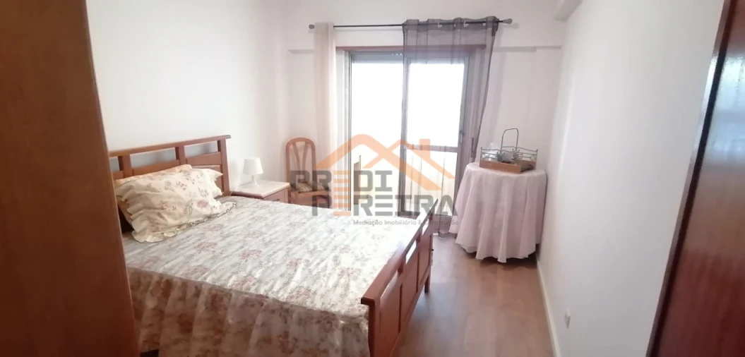 Quarto para Arrendamento em Ramada e Caneças Foto 15