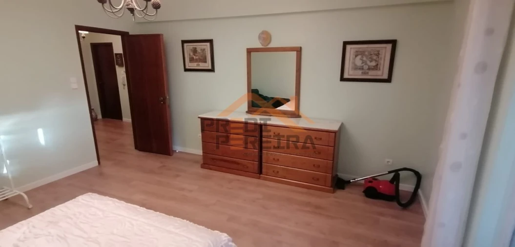 Quarto para Arrendamento em Ramada e Caneças Foto 21