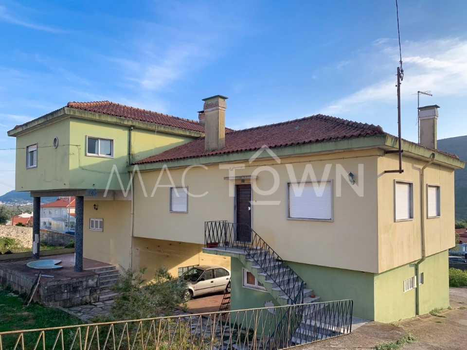 Moradia T5 para Venda em Mira de Aire Foto 1