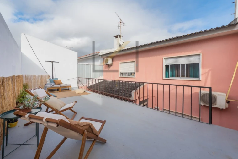 Moradia T3 para Venda em Carcavelos e Parede Foto 26