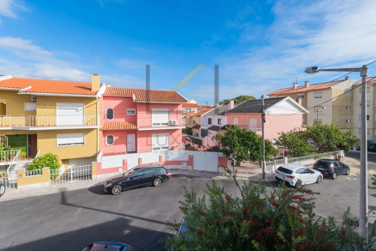 Moradia T3 para Venda em Carcavelos e Parede Foto 40