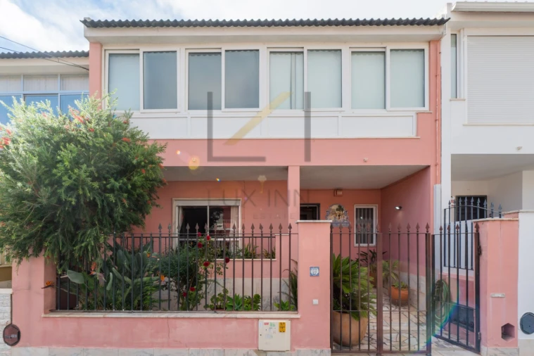 Moradia T3 para Venda em Carcavelos e Parede Foto 49