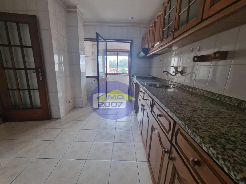 Apartamento T3 para Venda em Fânzeres e São Pedro da Cova Foto 2