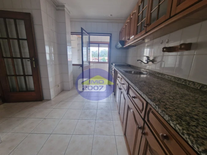 Apartamento T3 para Venda em Fânzeres e São Pedro da Cova Foto 2