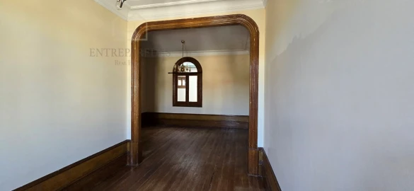 Moradia T10 para Venda em Lordelo do Ouro e Massarelos