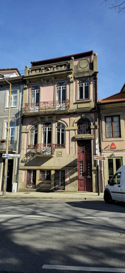 Moradia T10 para Venda em Lordelo do Ouro e Massarelos