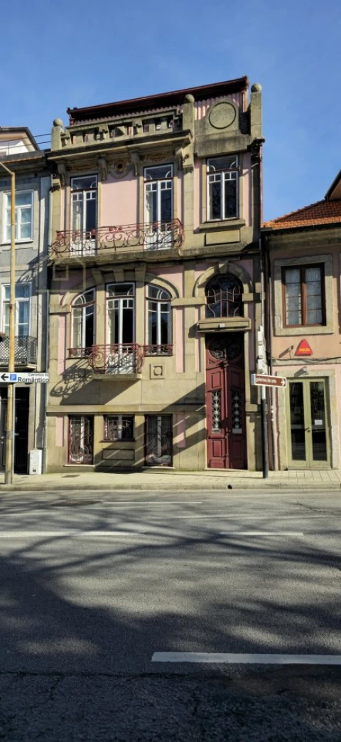 Moradia T10 para Venda em Lordelo do Ouro e Massarelos