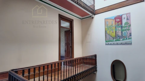 Moradia T10 para Venda em Lordelo do Ouro e Massarelos