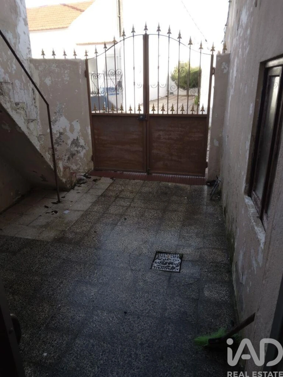 Moradia T3 para Venda em Carvoeira e Carmões Foto 8