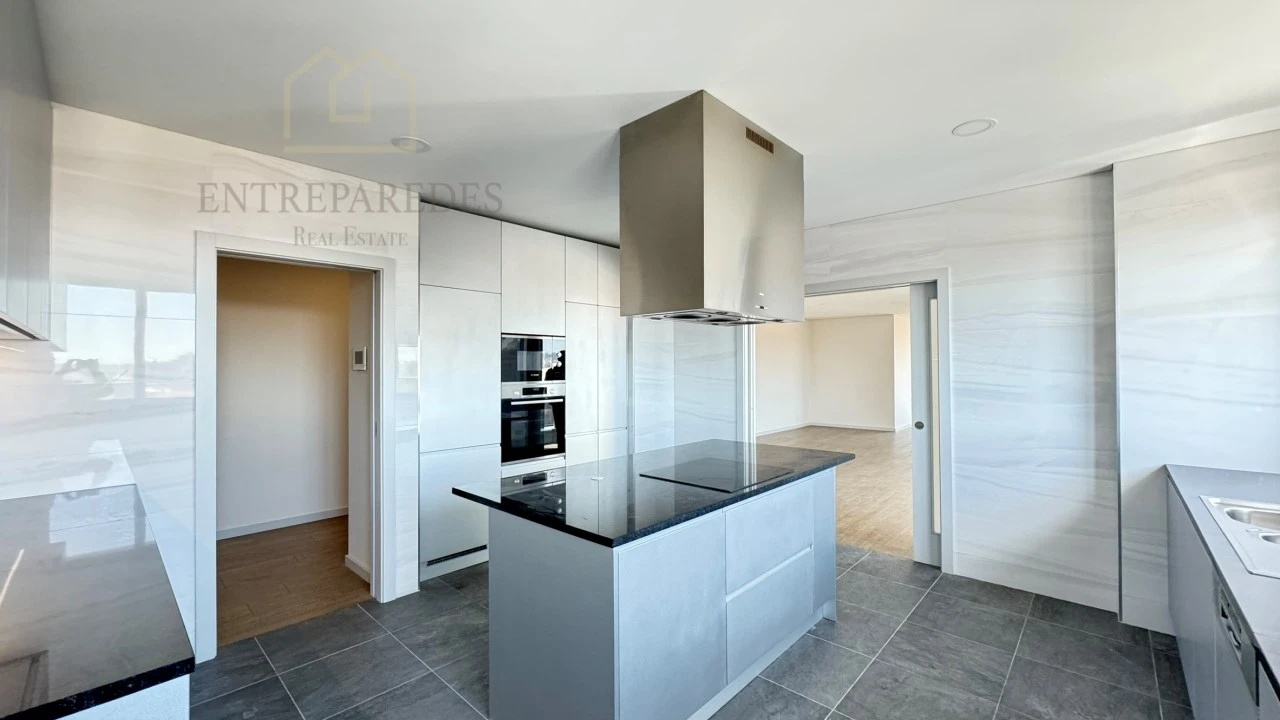 Apartamento T4 para Venda em Cedofeita, Santo Ildefonso, Sé, Miragaia, São Nicolau e Vitória Foto 14